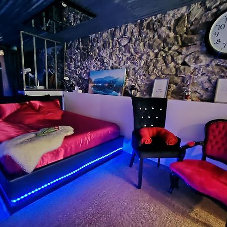 Sweet Loft Grenoble-Love Room Avec Jacuzzi & Sauna Exteriör bild