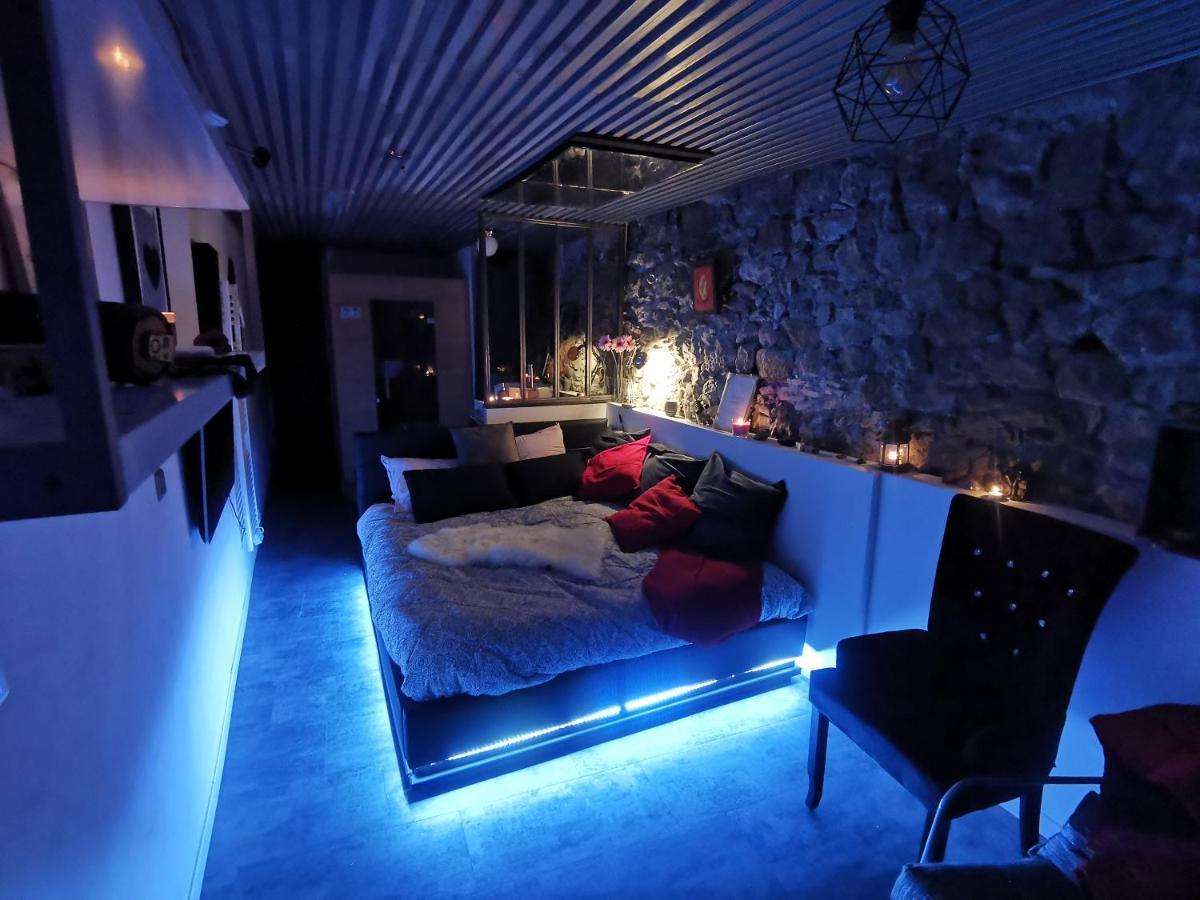 Sweet Loft Grenoble-Love Room Avec Jacuzzi & Sauna Exteriör bild